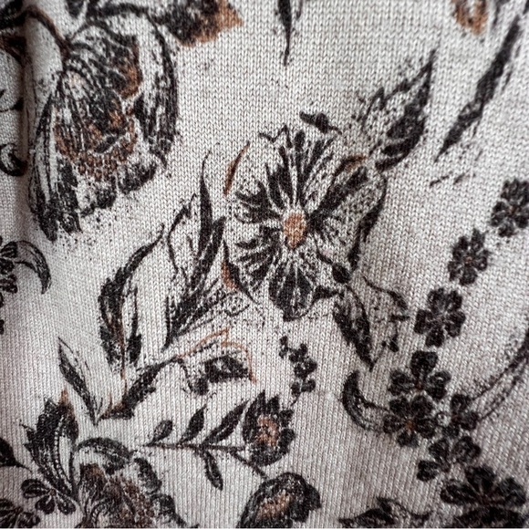 KATE HILL ITALIAN MERINO WOOL Button down cardigan. Brown Floral. Size Small - Picture 5 of 8